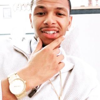 Profile Picture of Leonard Holland (@LeoHoll1224) on Twitter