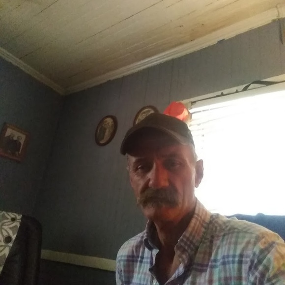 Profile Picture of Rusty Bridges (@rustybrusty64) on Poshmark