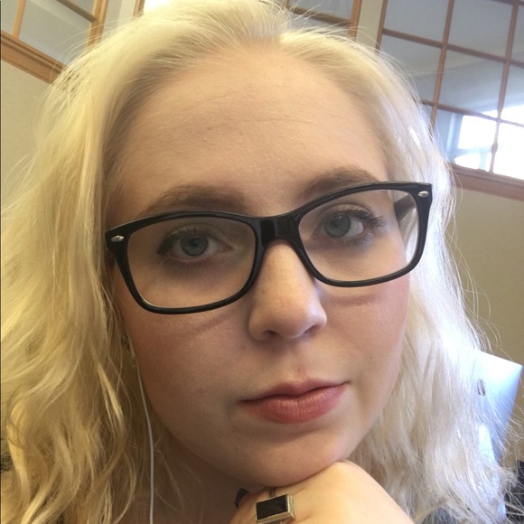 Profile Picture of Katja Grether (@katjalorelei) on Poshmark