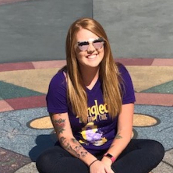 Profile Picture of Chelsey Sittner (@chelseyjean21) on Poshmark