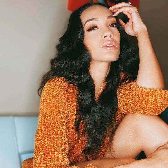 Profile Picture of Naomi Patterson (@walklikenaomi) on Poshmark