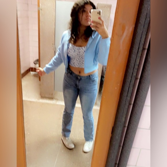 Jacey Smith - Poshmark Profile Picture of Jacey Smith (@jaceysmith624) on Poshmark