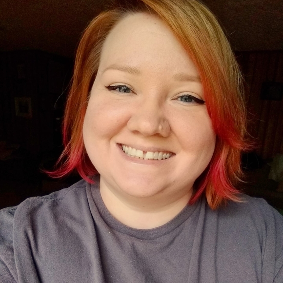 Profile Picture of Jerri Adams (@jerri_adams) on Poshmark