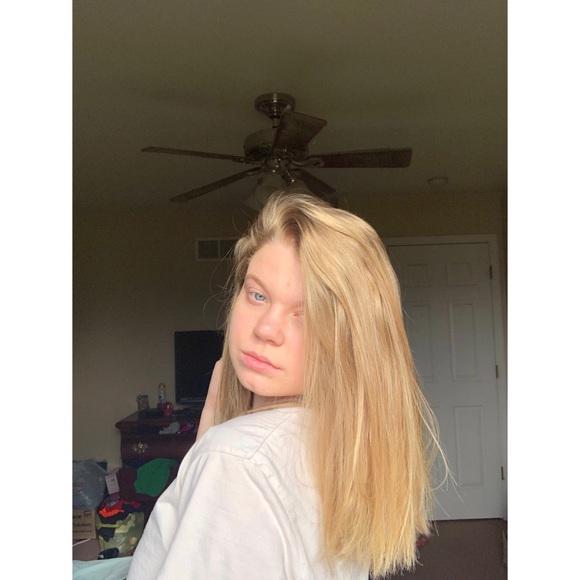 Profile Picture of Mackenzie Schneider (@kenzierae9291) on Poshmark