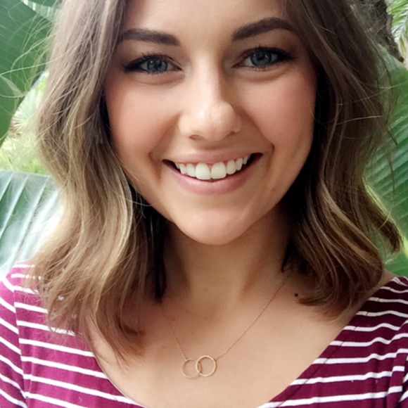 Profile Picture of Andrea Rosenhahn (@arosenhahn) on Poshmark