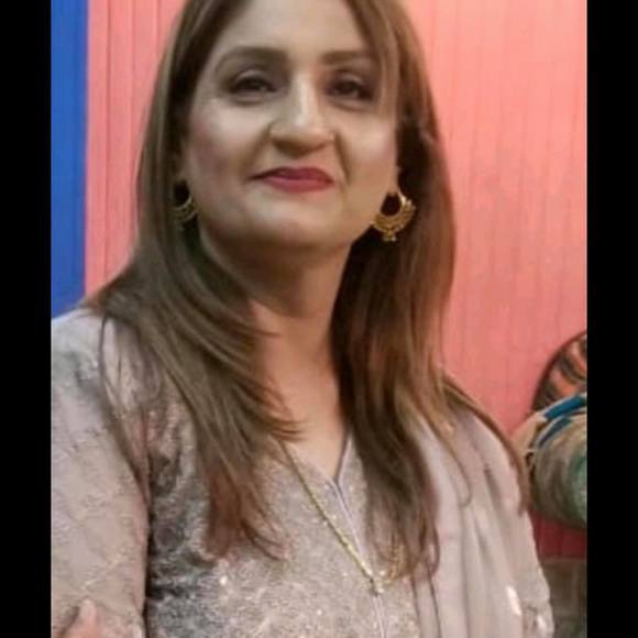 Profile Picture of Amina Khalid (@khalidskp) on Poshmark