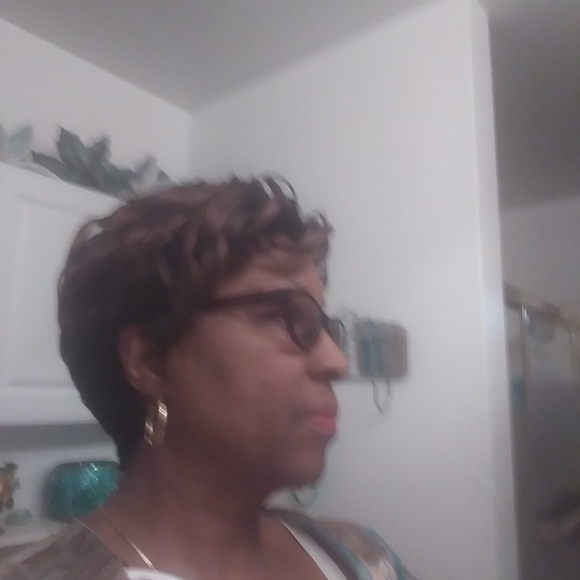 Profile Picture of Celeste Kyles (@lessie48) on Poshmark