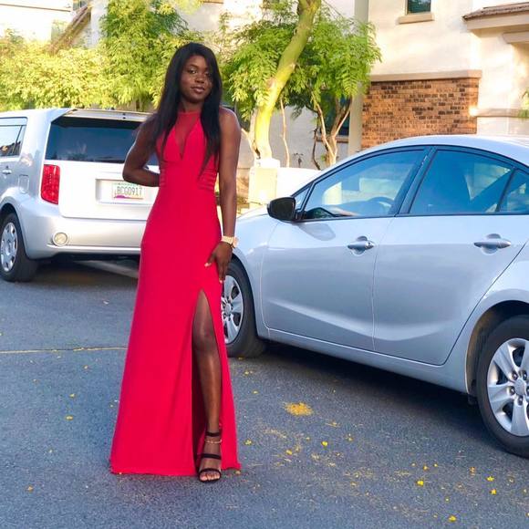 Profile Picture of Tife Bajulaiye (@tifebaj) on Poshmark