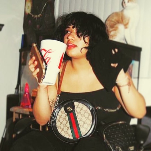 Profile Picture of Jasmine Deluna (@fourengrl) on Poshmark