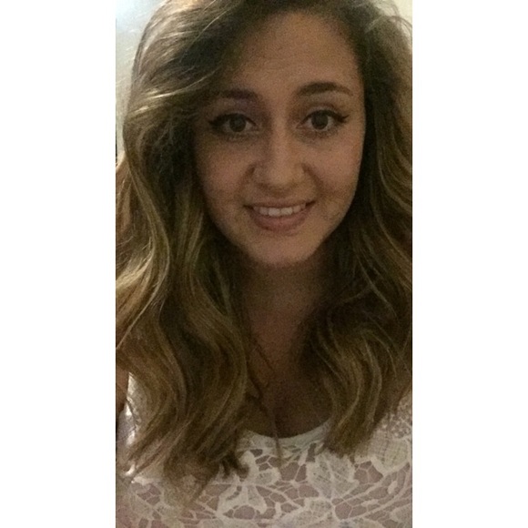 Profile Picture of Heather Larsen (@heatherlarsen) on Poshmark