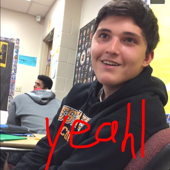 Profile Picture of Garrett Worley (@gworley9999) on Poshmark