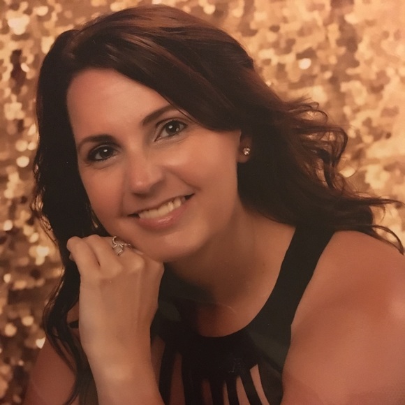 Profile Picture of Rhonda Dixon (@rdixon1119) on Poshmark