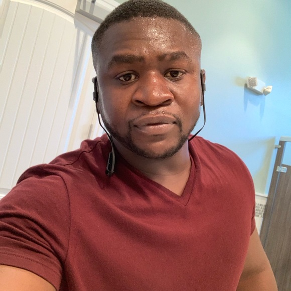 Profile Picture of Doriam Bounkazi (@doriambounkazi) on Poshmark