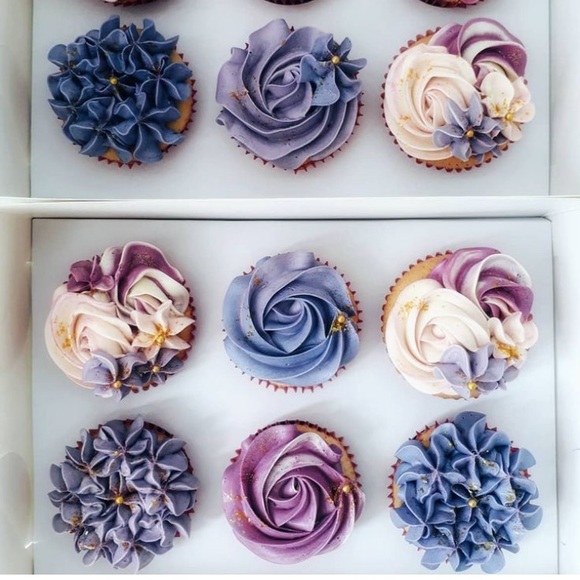 Profile Picture of Amanda Annarilli (@amandarilli) on Poshmark