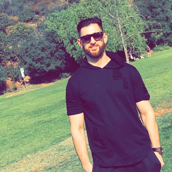 Profile Picture of Lorenzo Zamora (@lcu4troz) on Poshmark