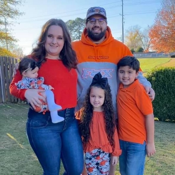 Profile Picture of Ariel Ramsey (@arieldelynn) on Poshmark