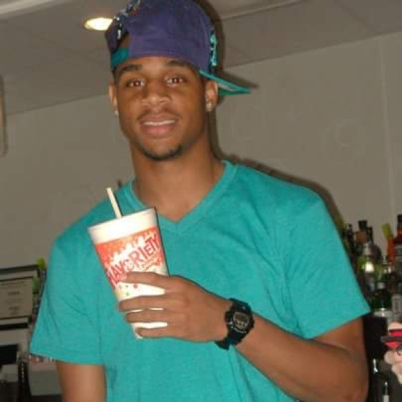 Profile Picture of La'darion Rollerson (@ldr11) on Poshmark