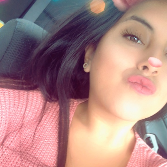 Shirley Rojas - Poshmark Profile Picture of Shirley Rojas (@shrojas) on Poshmark