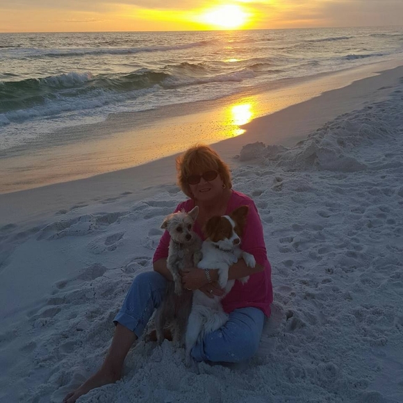 Profile Picture of Debbie Dowdy (@debd2005) on Poshmark