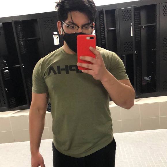 Profile Picture of Gabriel Enriquez (@gabewiththefade) on Poshmark