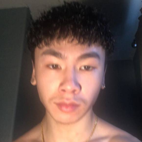 Profile Picture of Peter Vong (@peter_vong) on Poshmark