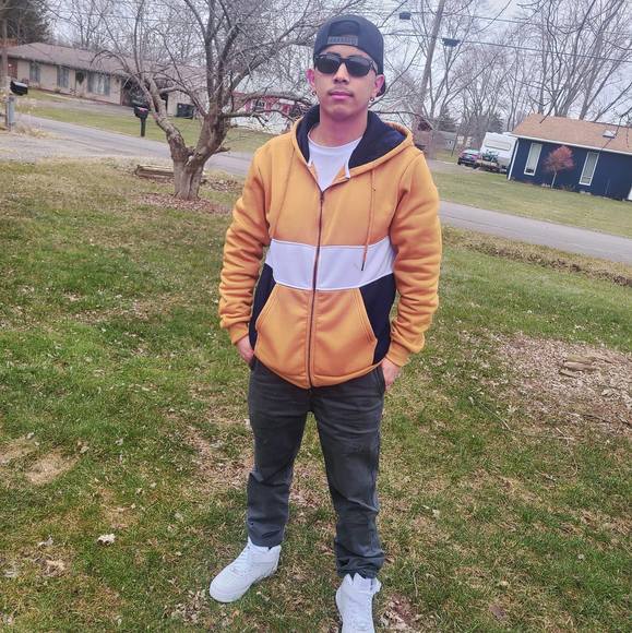 Profile Picture of Juan Ramirez (@juanramirez525) on Poshmark