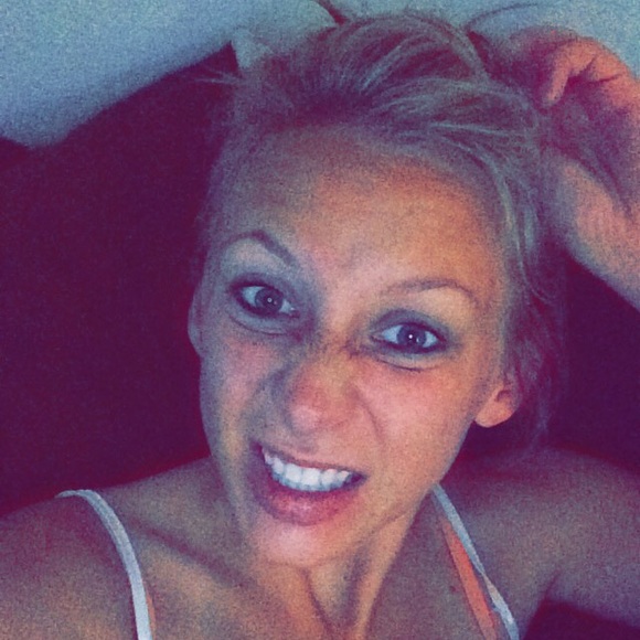 Profile Picture of Tiffany Foco (@tiffanyfoco0151) on Poshmark