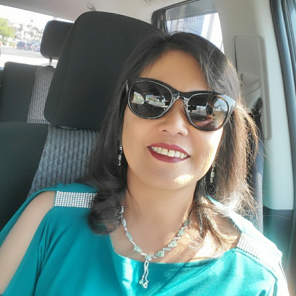 Profile Picture of Kimberly Nhep (@nhepk) on Poshmark