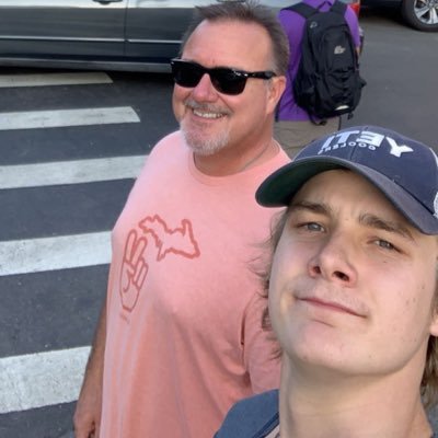 Profile Picture of Andrew Greif (@CMG_007) on Twitter