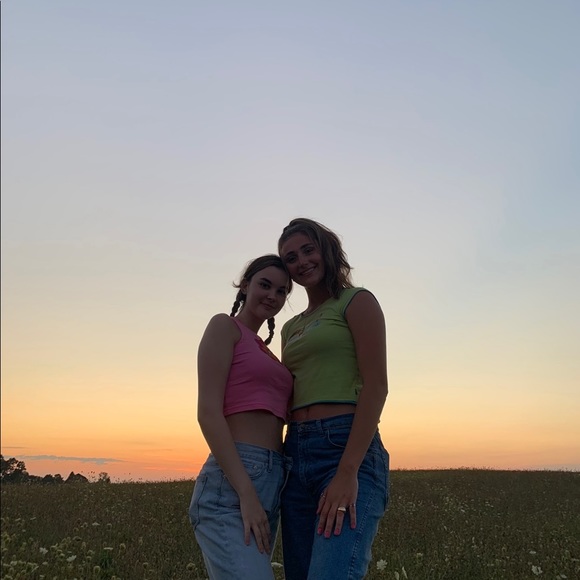 Profile Picture of Kennedy Furgerson (@kennedyfurg) on Poshmark