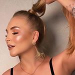 Profile Picture of • L A U R A   L A T E N I K • (@lauralatenik) on Instagram