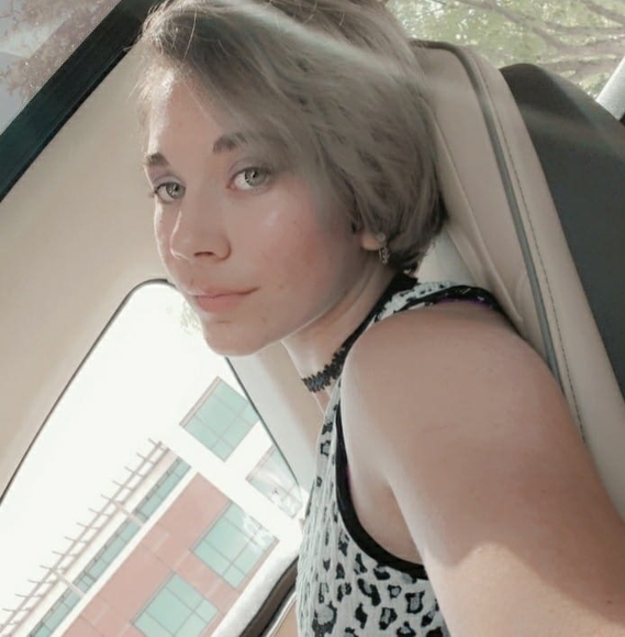 Profile Picture of Maranda Hernly (@marandahernly) on Poshmark