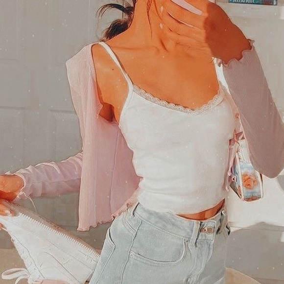 Profile Picture of Julia Price (@juliaprice370) on Poshmark