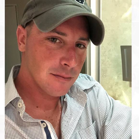 Profile Picture of Brian Friedrich (@brianfriedrich1) on Poshmark