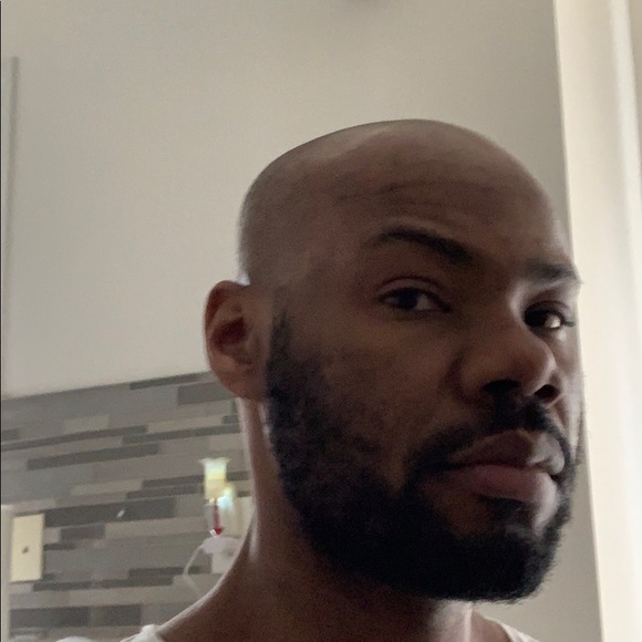 Profile Picture of Luvuvamo Luvito (@luvuvamoluvito) on Poshmark