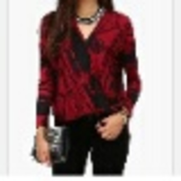 Profile Picture of Ana lauren Alinelle (@hanna_to_henna) on Poshmark
