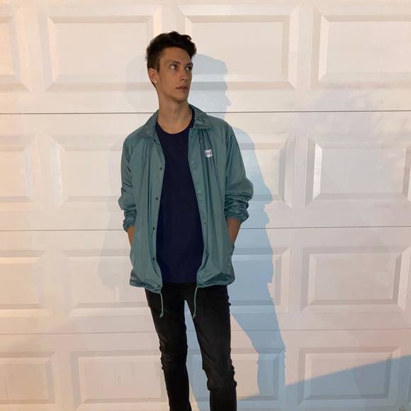 Profile Picture of Michael Kray (@m1k3ykray) on Poshmark