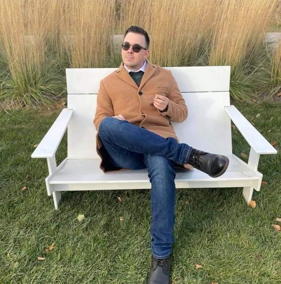 Profile Picture of Larry Basnett iii (@basnettlarry) on Poshmark