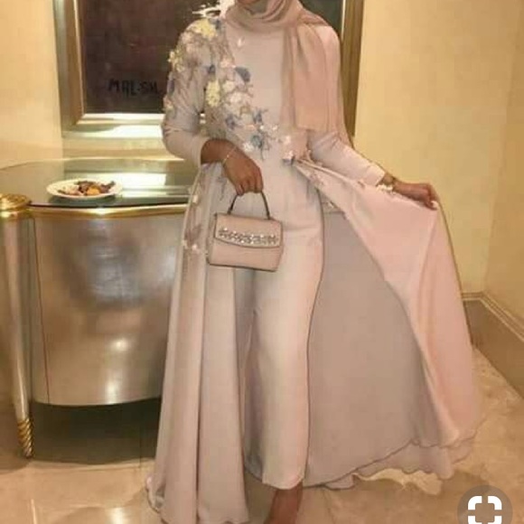 Profile Picture of Frozan Ghafarshad (@frozy1982) on Poshmark