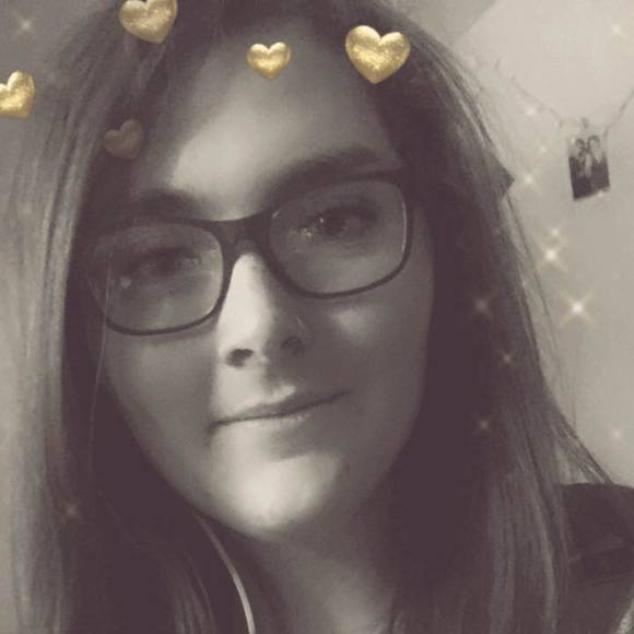 Profile Picture of Kaitlynn Fairleigh (@kaitlynnf10275) on Poshmark