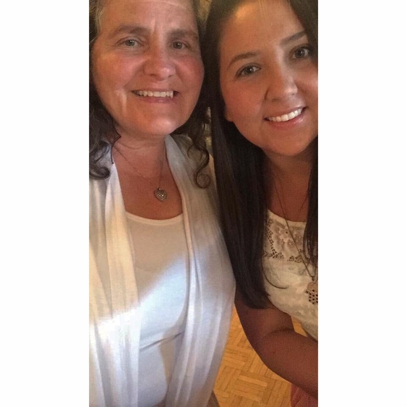 Profile Picture of Cindy Ginnish (@gincindy) on Poshmark