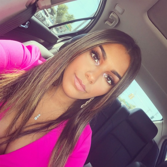 Profile Picture of Gabrielle Manuele (@gmanuele) on Poshmark