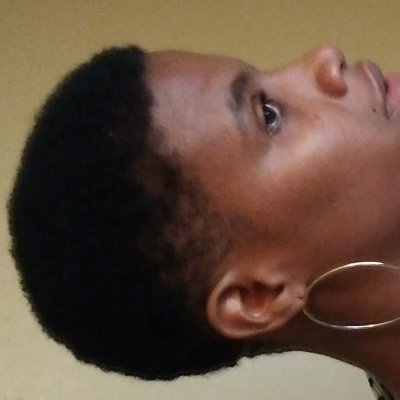 Profile Picture of Robin Foster (@fosterrobin544) on Poshmark