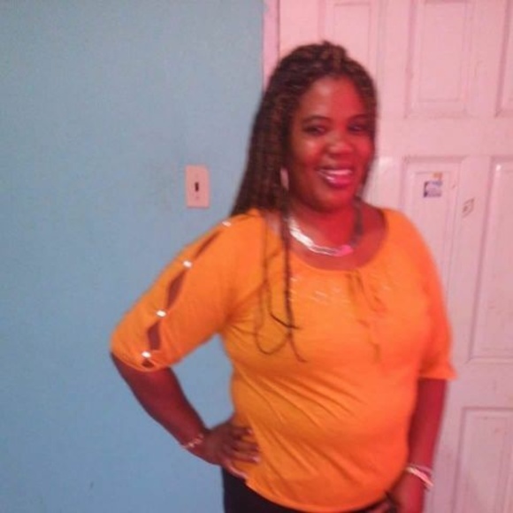 Profile Picture of Nora Codling (@noracodling) on Poshmark