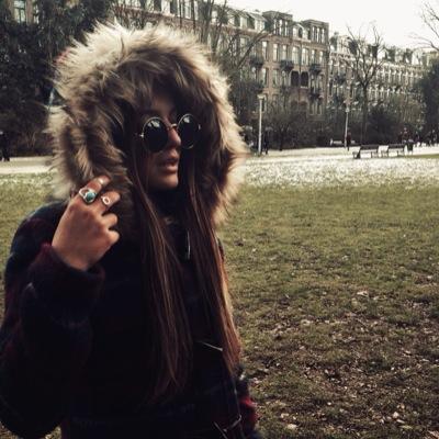Profile Picture of Stephanie Lopes (@stephanielps) on Twitter