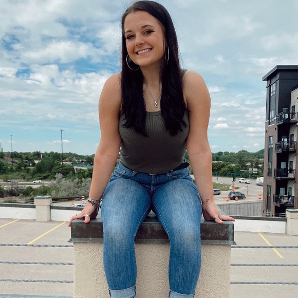 Profile Picture of Isabel Agrimson (@isabelagrimson) on Poshmark