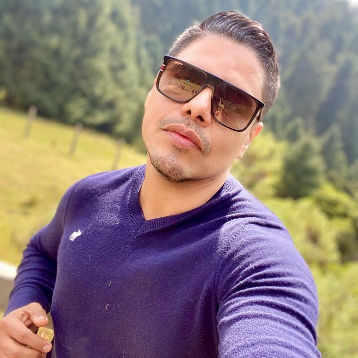 Profile Picture of Osvaldo Rodríguez (@andrewrule) on Tiktok