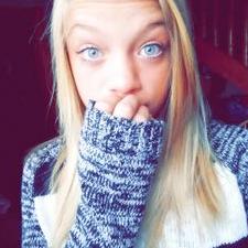 Profile Picture of Halie Holmes (@hal_holmz) on Twitter