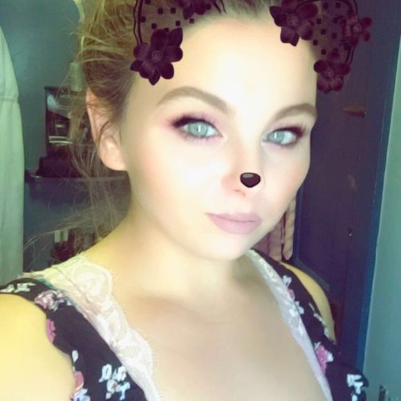 Profile Picture of Amanda Stankowitz (@stankowitz) on Poshmark