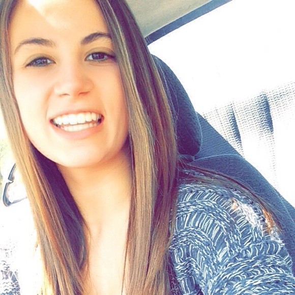 Profile Picture of Abby Canace (@acanace) on Poshmark